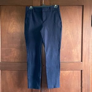 Gap signature skinny ankle pants size 4 navy blue cropped